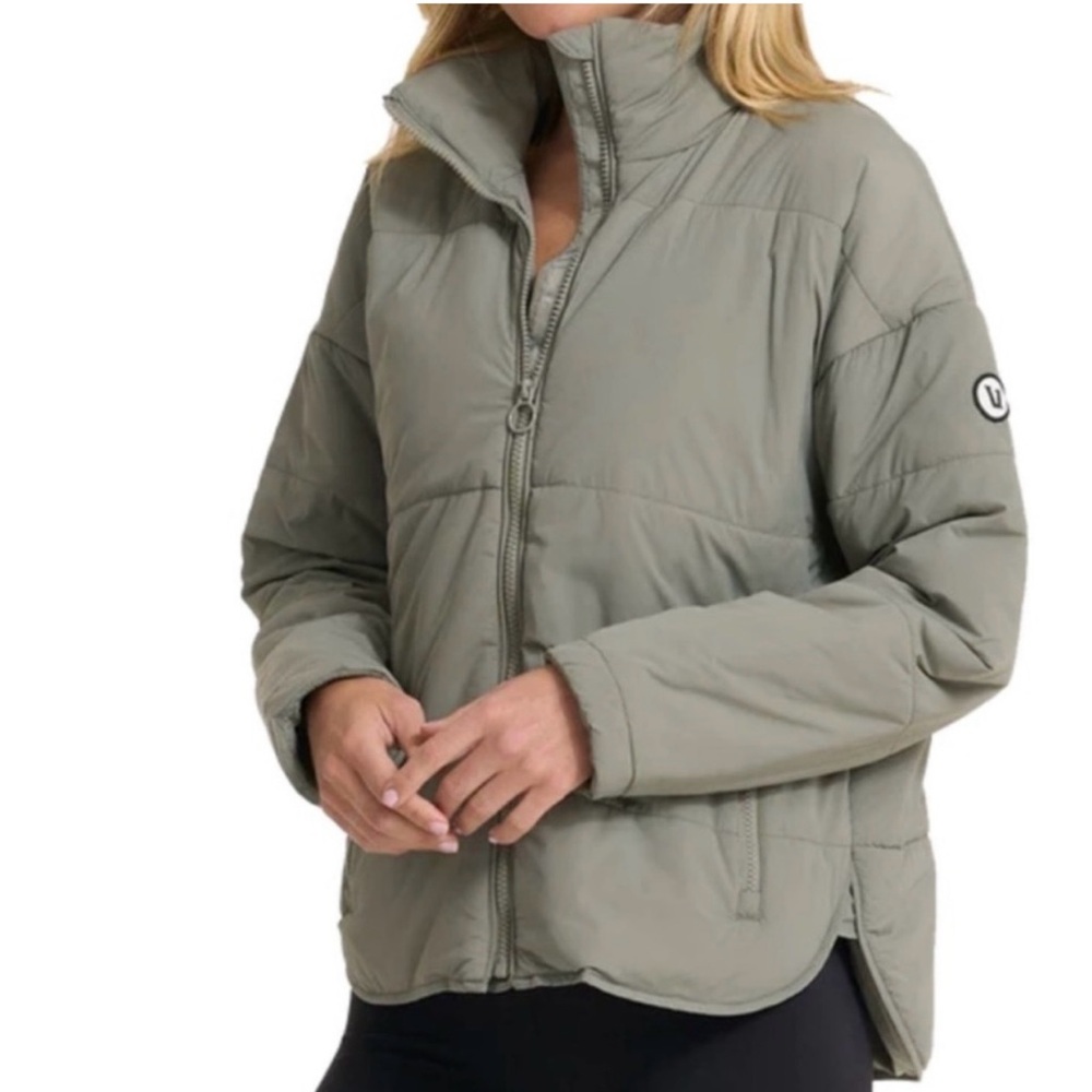 Vuori pistachio insulated jacket Sz Small - Picture 8 of 9
